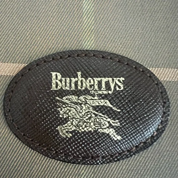 Burberrys Boston bag with Gold Accents - Picture 4 of 16